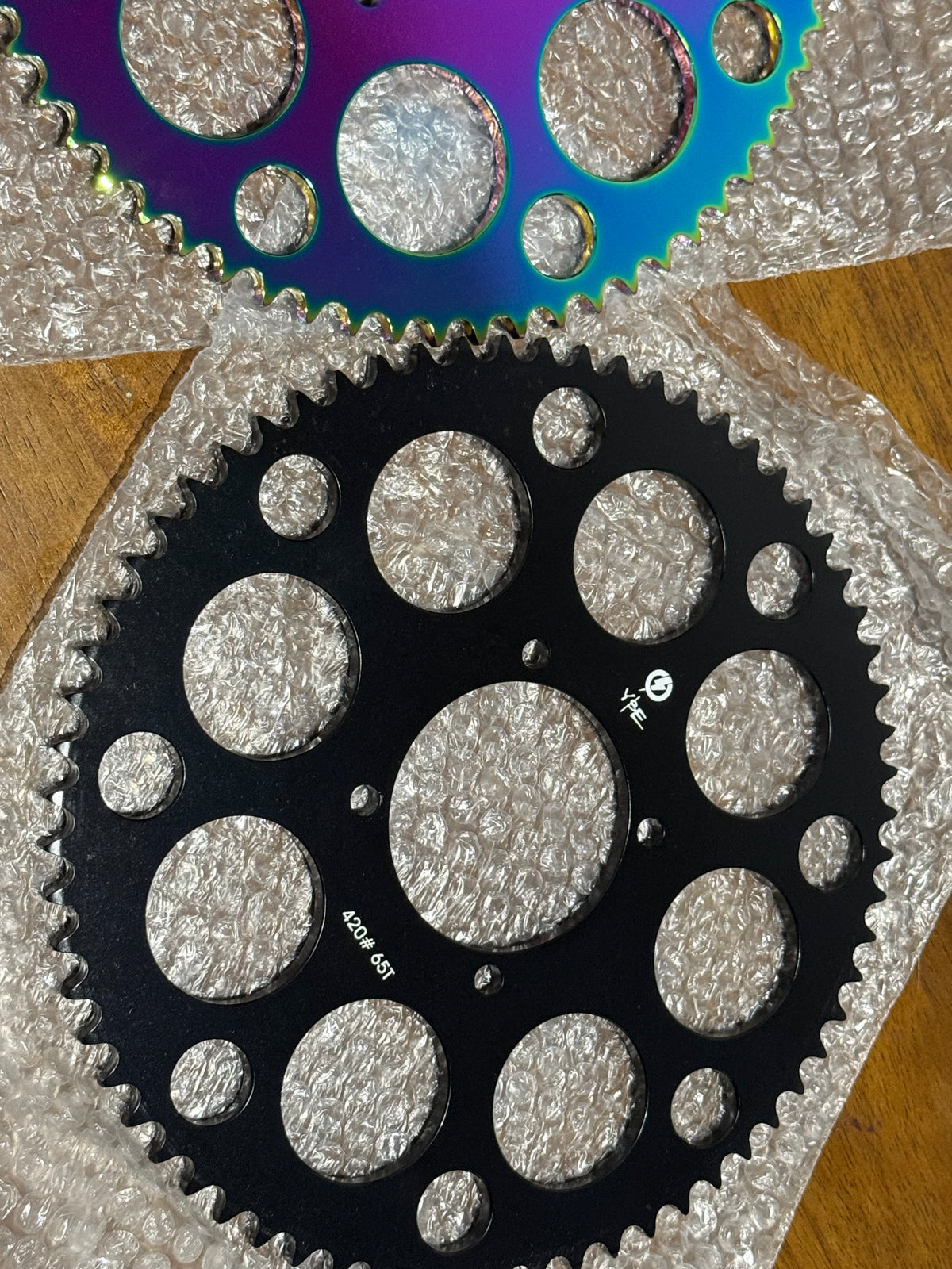 65t Pit Bike Wheel 420 Chain Sprocket anodized aluminum. Fits tuttio, yozma, valtinsu, Qronge, Chinese 50 70 90 110 125 140cc 150 160 170 Cc SSR Pit Dirt Motor Bike Motorcycle